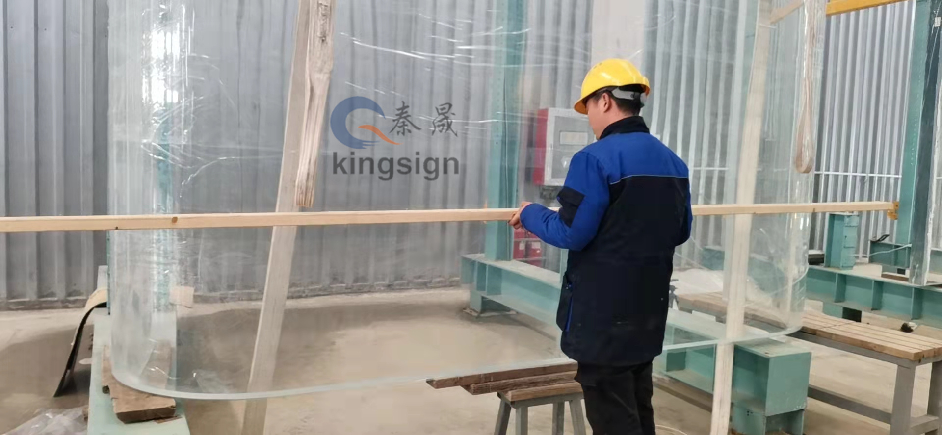 Présenter en détail les caractéristiques des produits acryliques