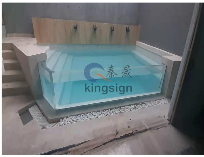 Fenêtre spa piscine
