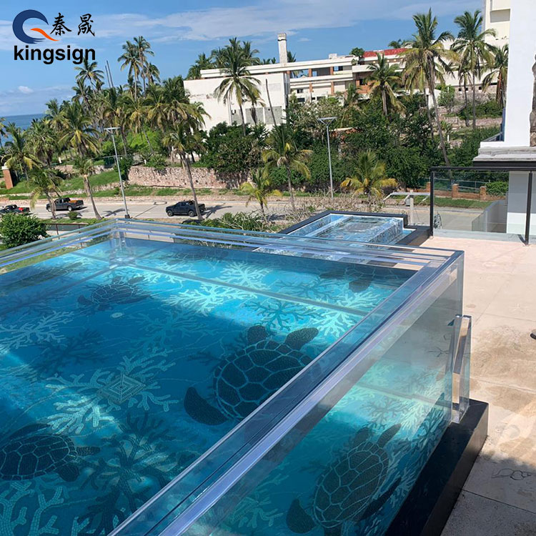 Le verre ou l’acrylique sont-ils meilleurs pour la piscine ?