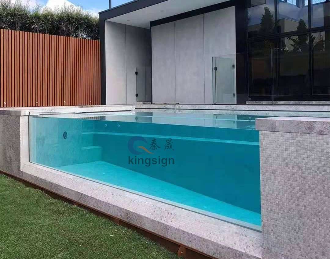 Comment nettoyer et maintenir une fenêtre de piscine en acrylique